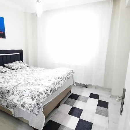 Decent Home Apartment Apartman