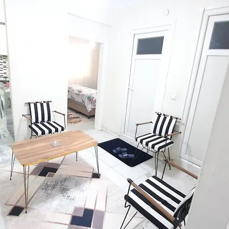 Decent Home Apartment Apartman *