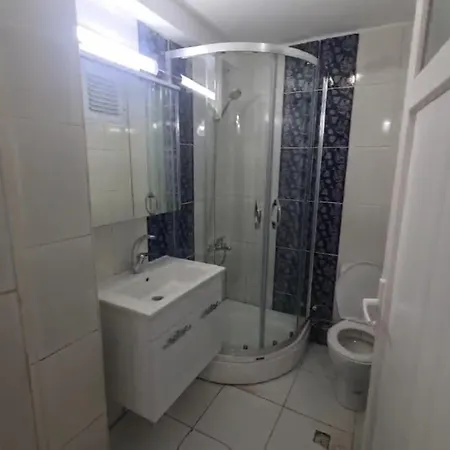 Decent Home Apartment Apartman *
